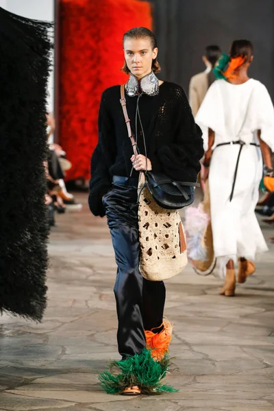 Look 34